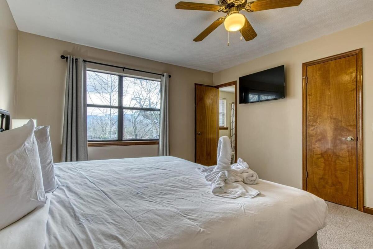 Pinecrest Townhomes-1King-2Queen Unit-Updated 비둘기 포지 외부 사진